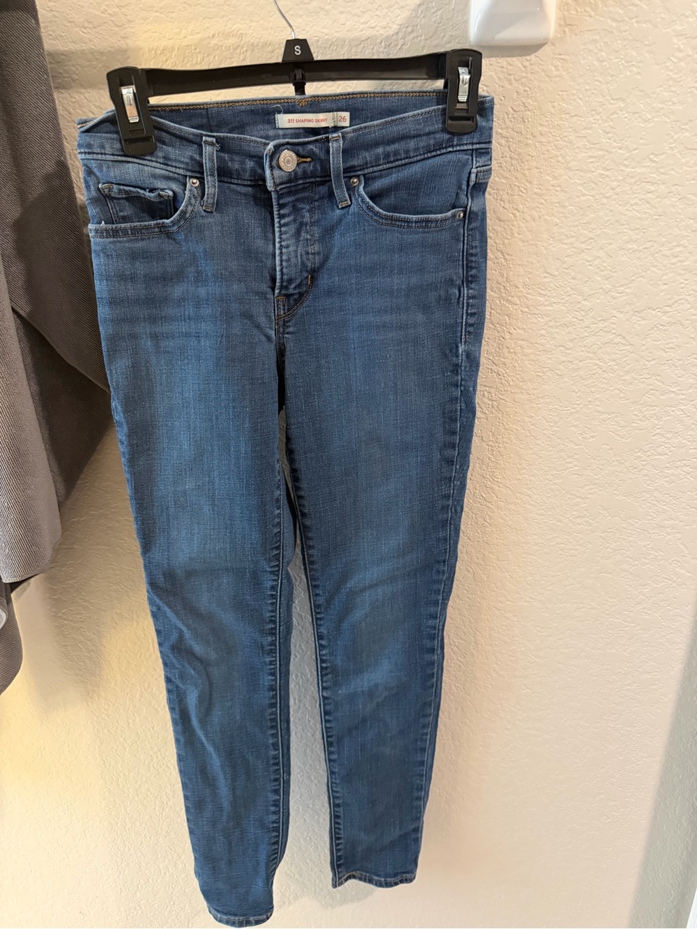 Levi’s Women's Skinny Jeans in Medium Blue